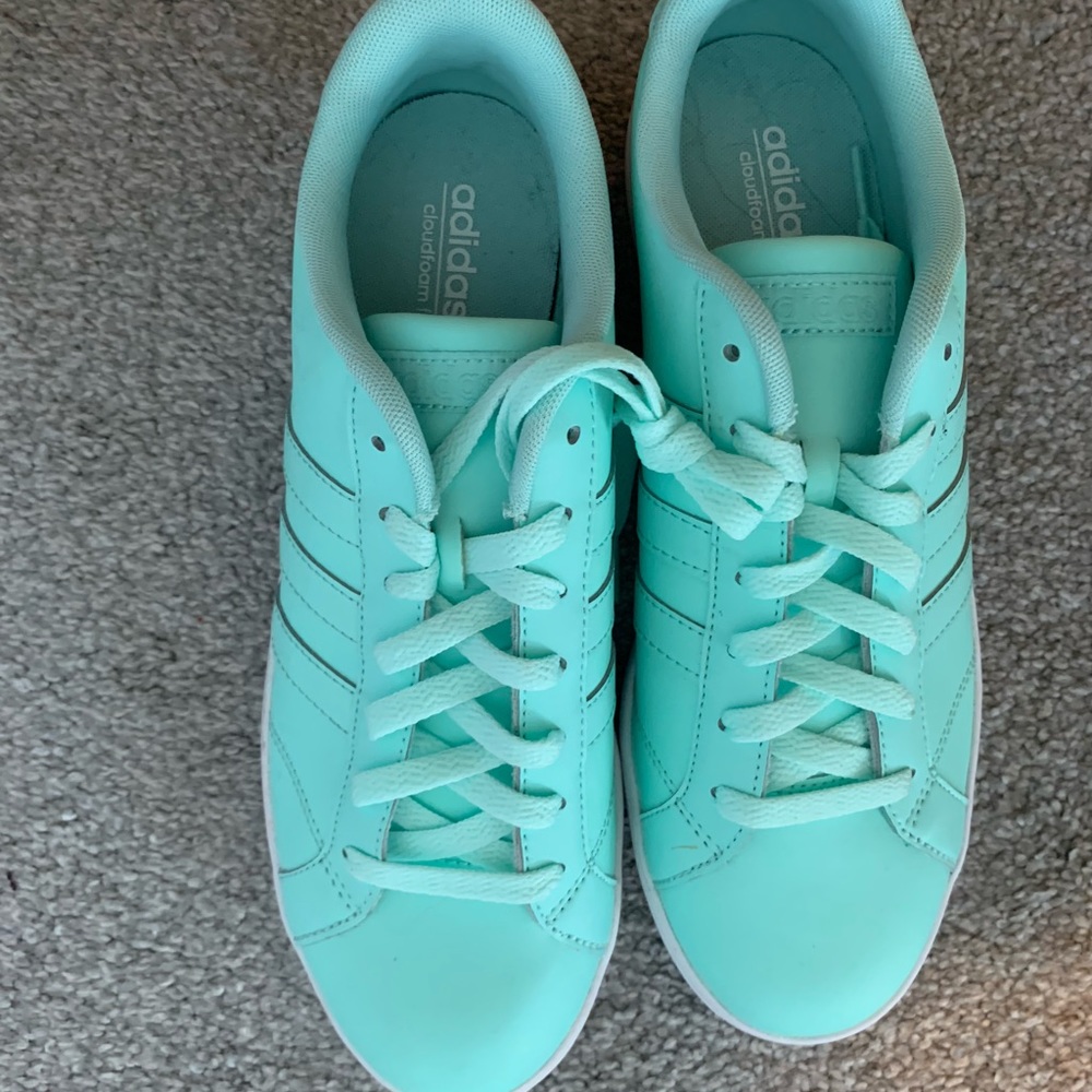 Mint green size 9 used in good condition adidas sneakers